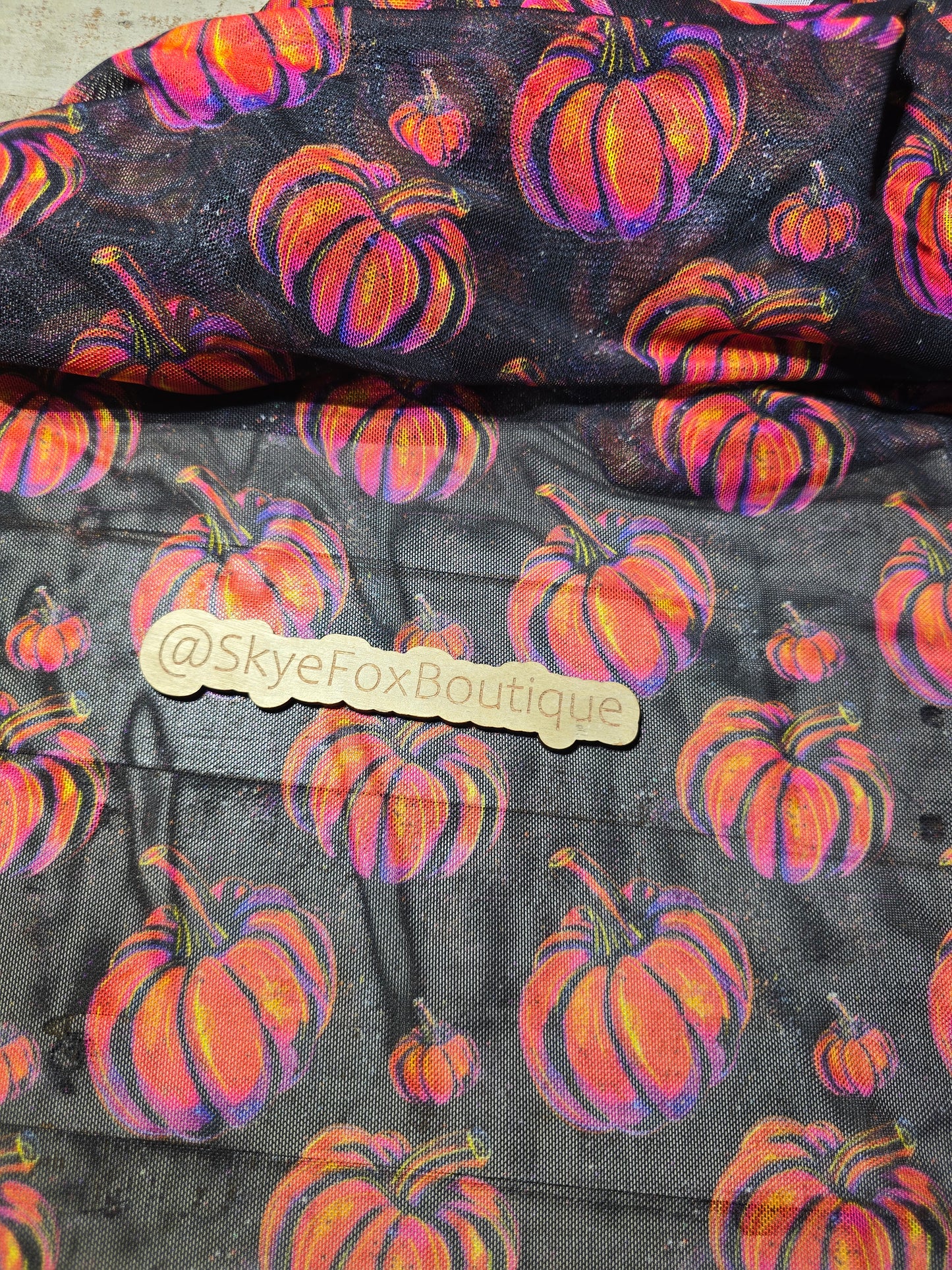 Mesh black pumpkin